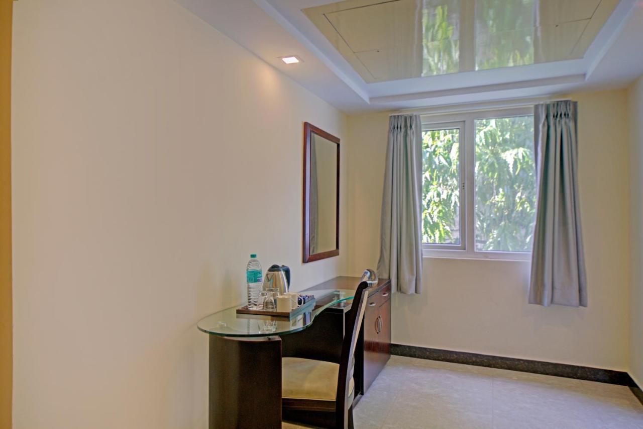 Townhouse 515 Hotel Iris T Nagar Near Shri Ayyappan Temple Csennai Kültér fotó