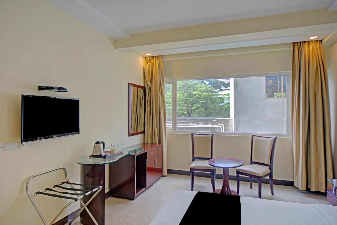 Townhouse 515 Hotel Iris T Nagar Near Shri Ayyappan Temple Csennai Kültér fotó